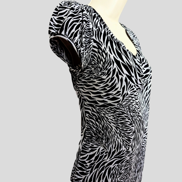 🦓 EUC Zebra Print Short Cap Sleeve Stretchy Top by Worthington - Picture 7 of 10
